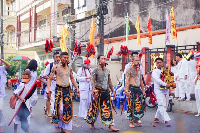 ม้าทรงในขบวนพิธี Phuket Vegetarian Festival