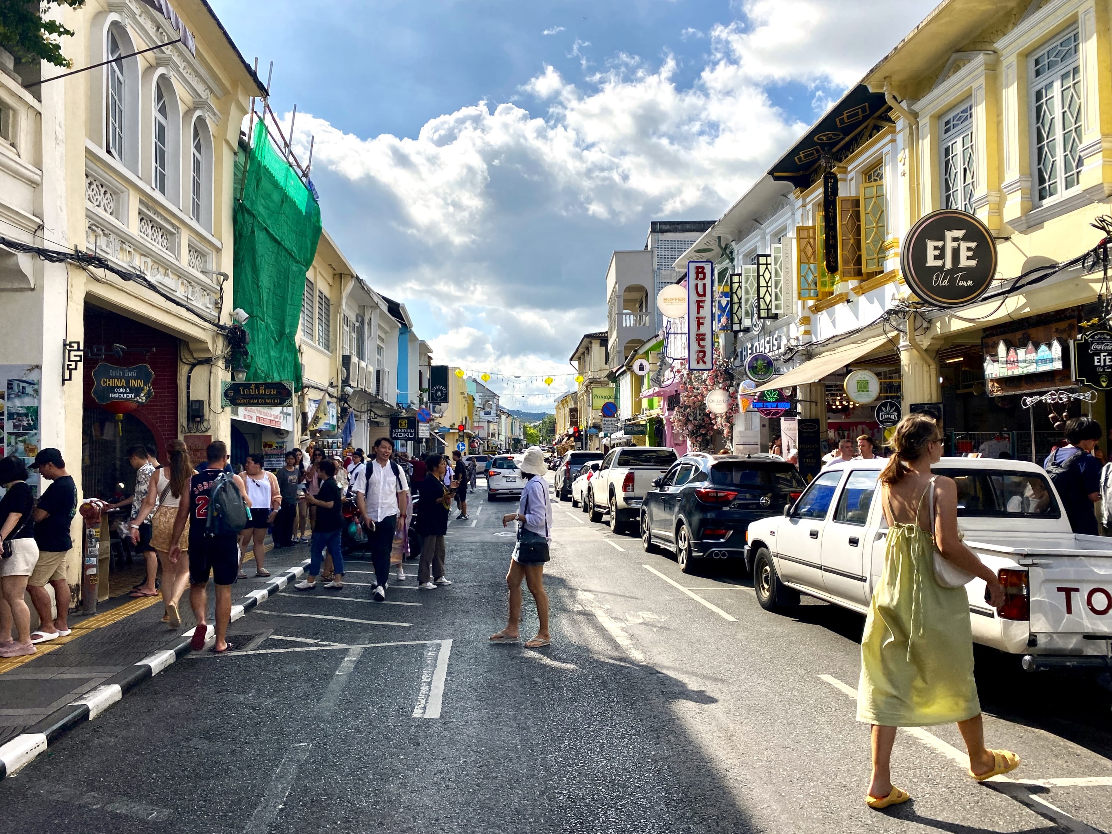 ถนนถลางในย่านเมืองเก่าภูเก็ต
