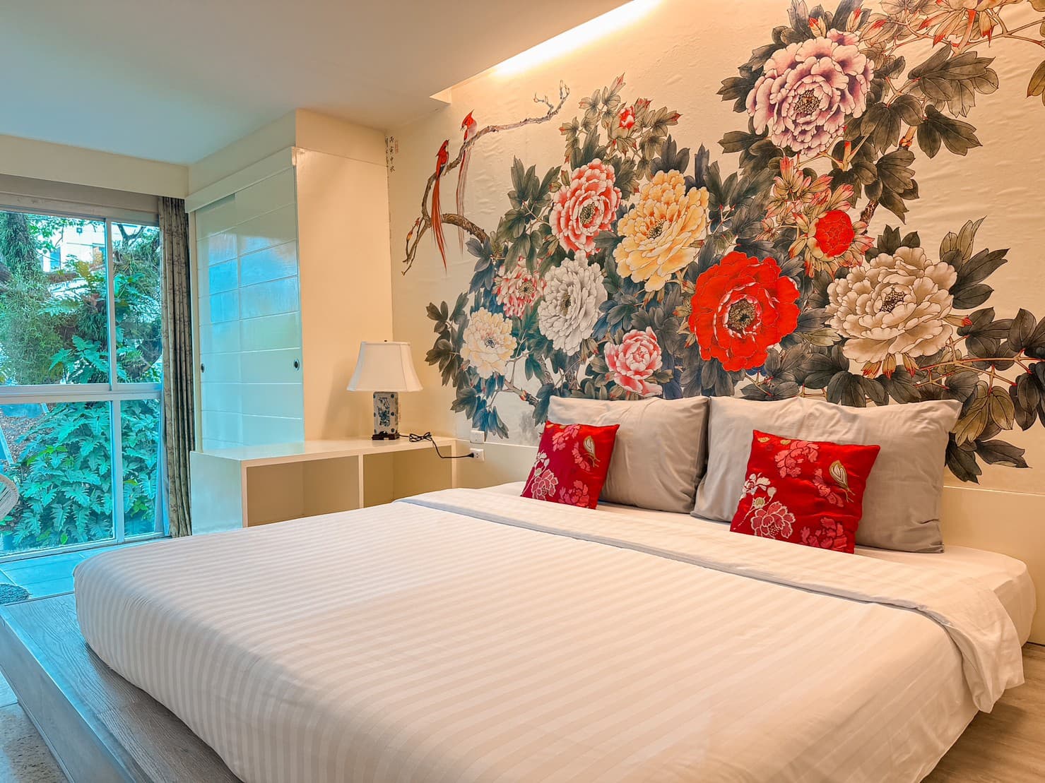 Deluxe Room at Sino House Phuket 2